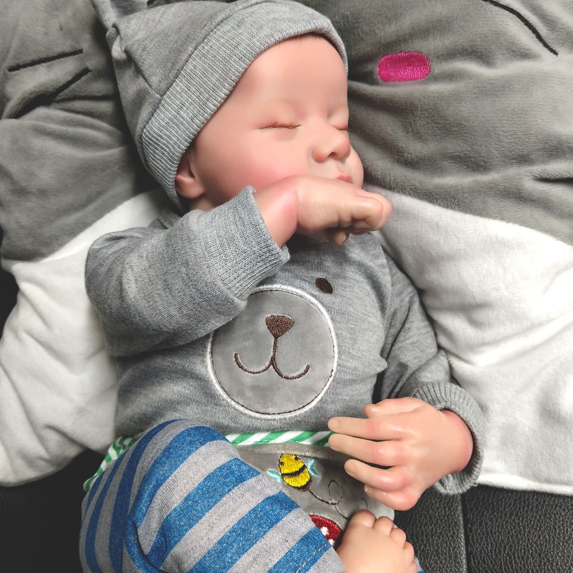 18-Inch Reborn Doll with Cloth Body – Realistic Baby Toy